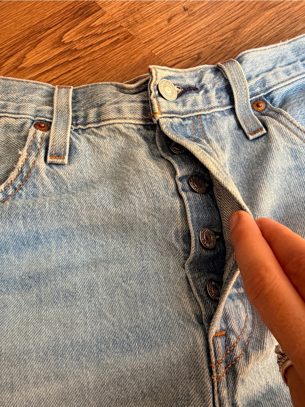 Levi’s 501 Shorts Light Blue Distressed Denim - Picture 2 of 8